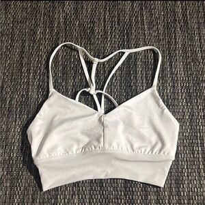 Alo yoga lavish sports bra XS white